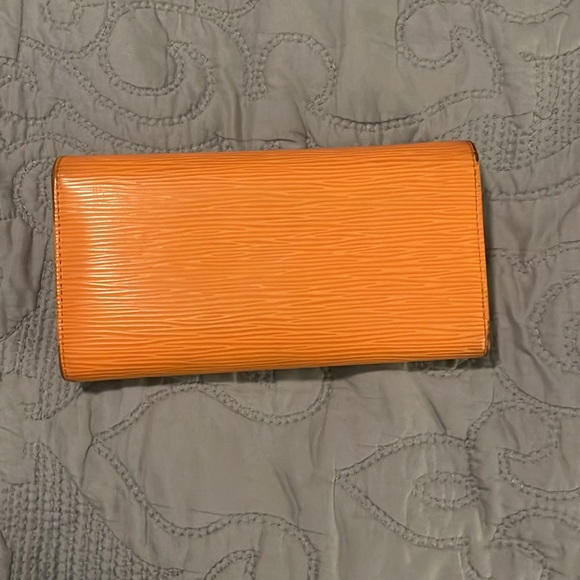 Louis Vuitton Ultra Rare Orange Epi Leather Long Foldover Snap Wallet - Picture 2 of 12